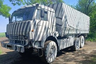 Rusové bojují proti ukrajinským dronům kamufláží à la zebra - Novinky